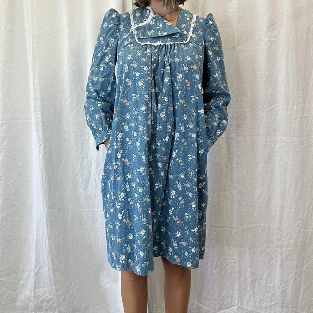 Handmade Women's Med Dress Blue Cotton Floral Vintage 70s Smocked Nightgown